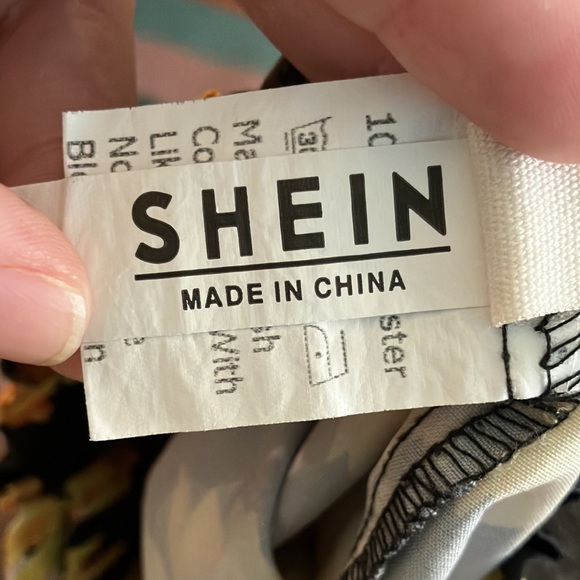 🎉4 for $20 Shein Sunflower Shorts, Girls size 5 - Picture 3 of 5